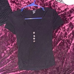 Cute, v neck black top from rue, it’s got buttons, doesn’t unbutton tho, it’s ok